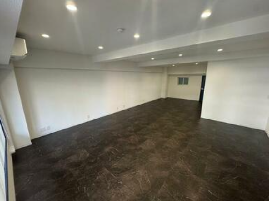 [Vacant Retail / Office Space] Okubo, Shinjuku Ward photo 3