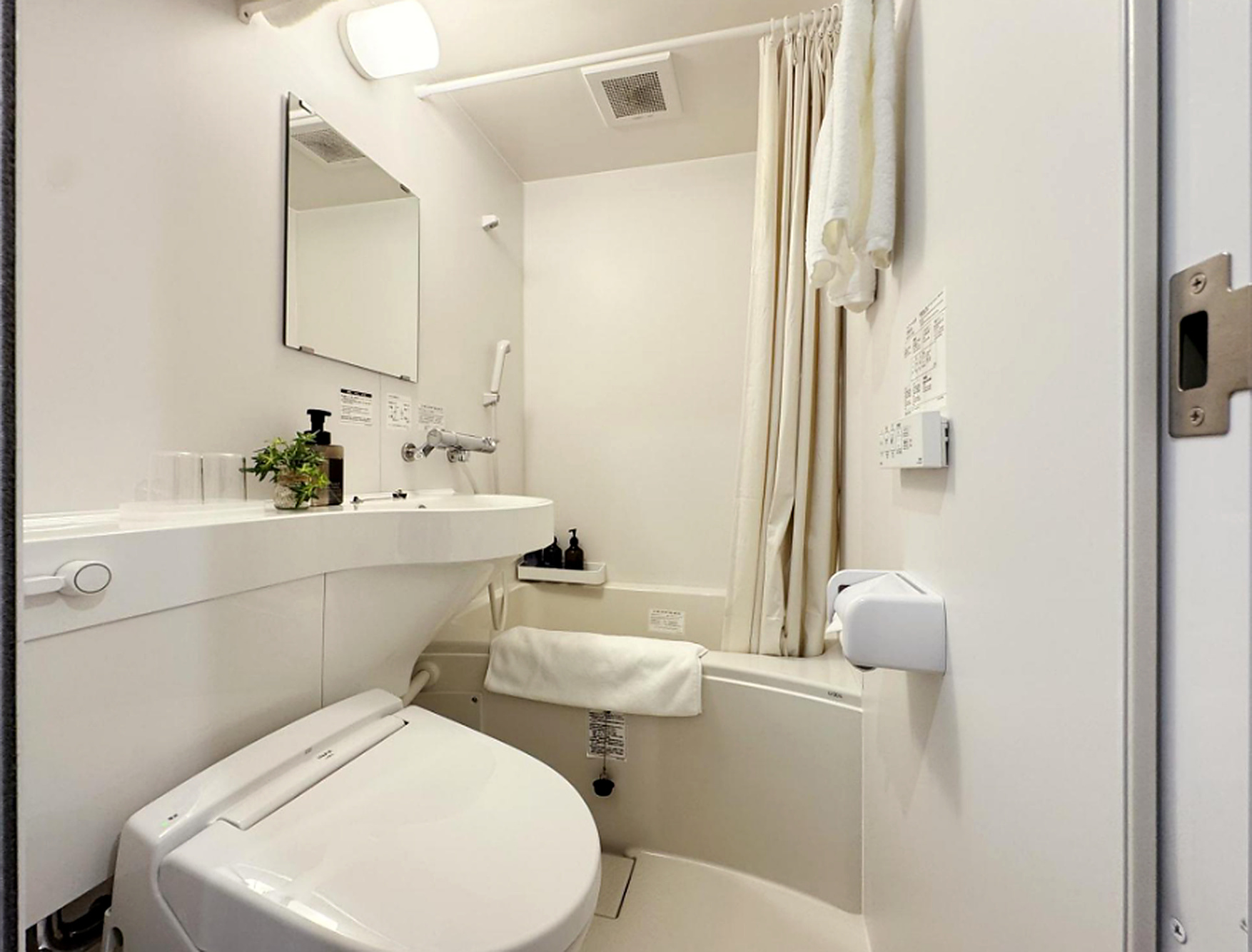 63-Room Hotel | FAWN HOTEL, Ebisuhigashi, Naniwa-ku, Osaka photo 16