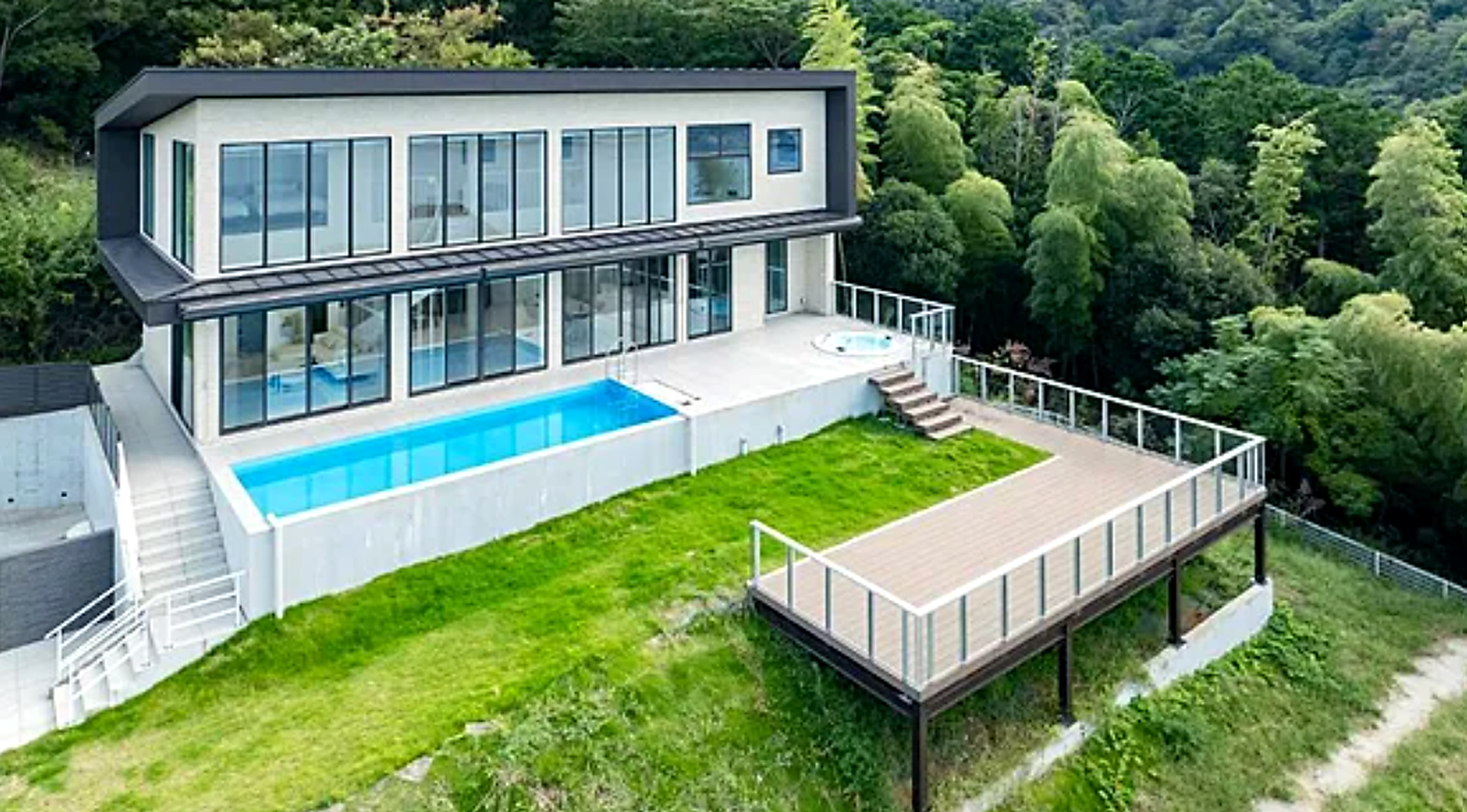 2LDK + 2 Storage Luxury Resort Villa | Ajiro, Atami, Shizuoka photo 5