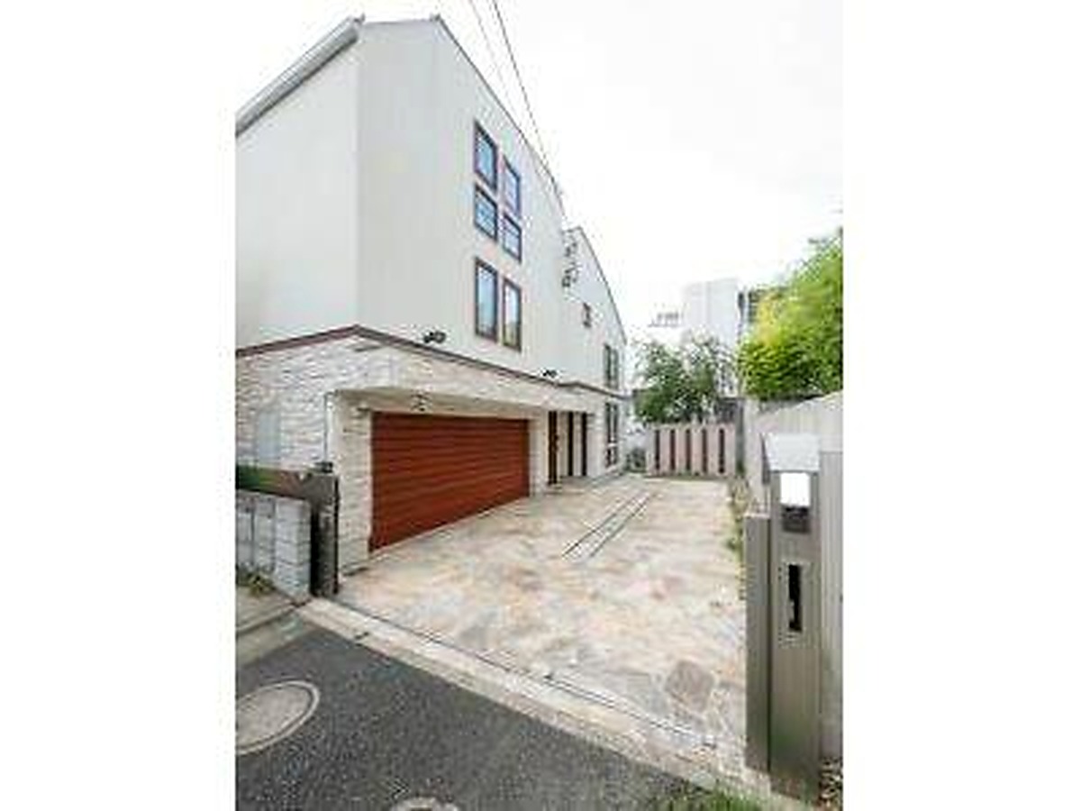Detached House / 5LDK, Ookayama, Meguro, Tokyo photo 2
