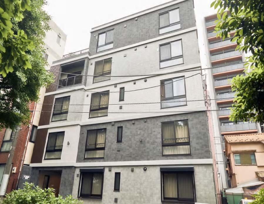 Income-Generating Apartment Building / 1LDK & 1K, Shinjuku City, Tokyo photo 2