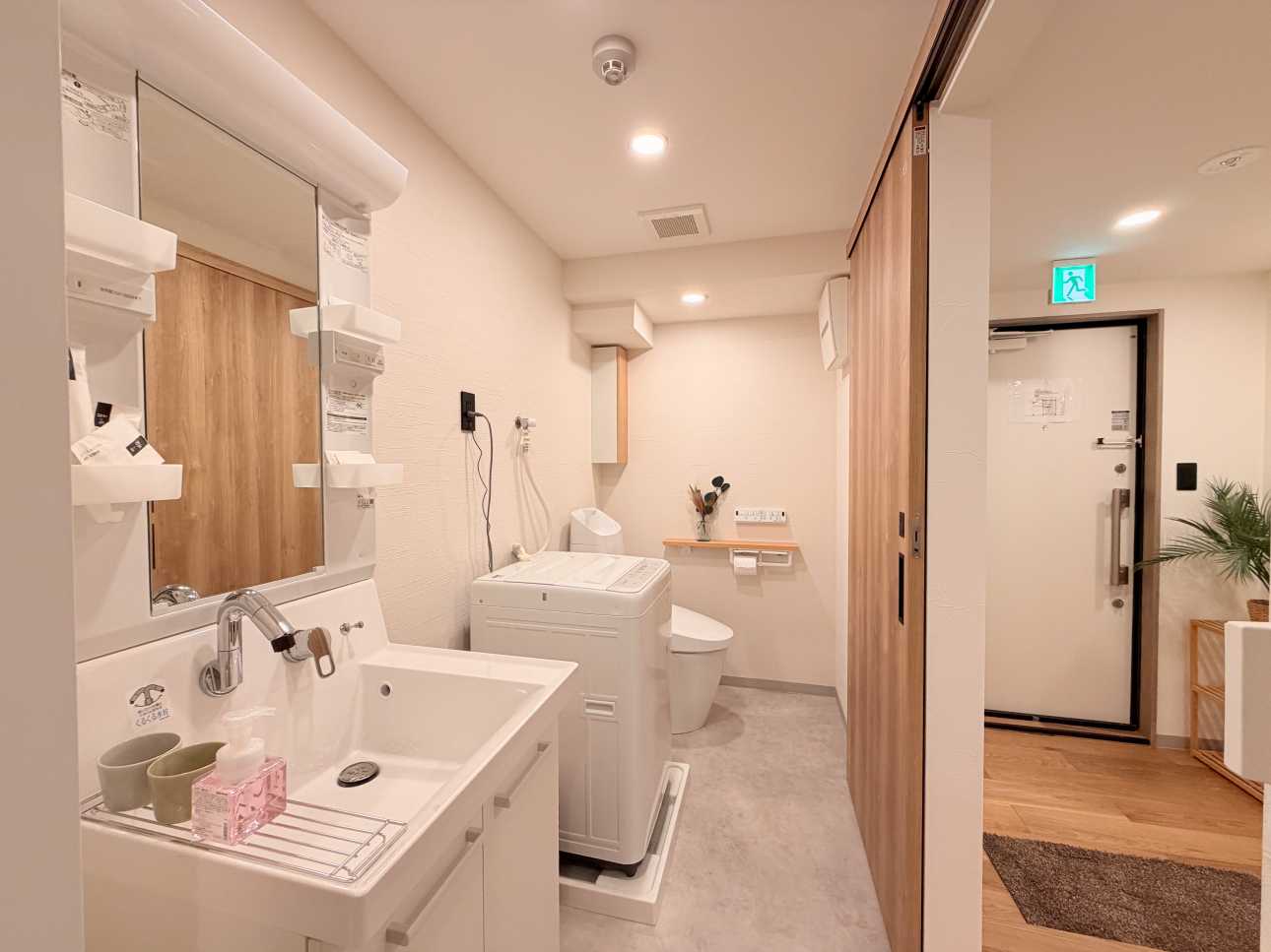 Licensed Hotel / 6 Rooms, Shinjuku Ward, Tokyo photo 7