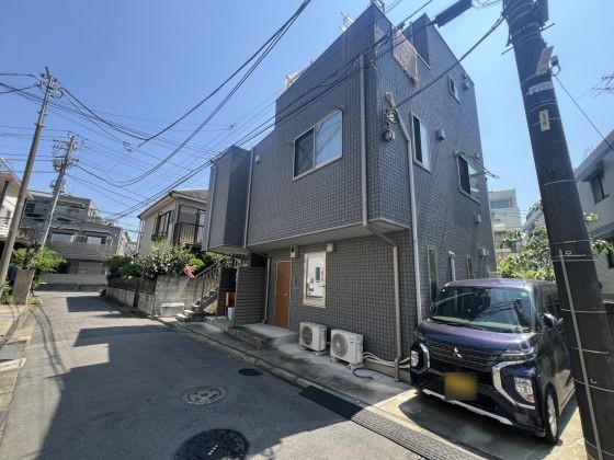Income Apartment / 8 Units, Shinjuku, Tokyo photo