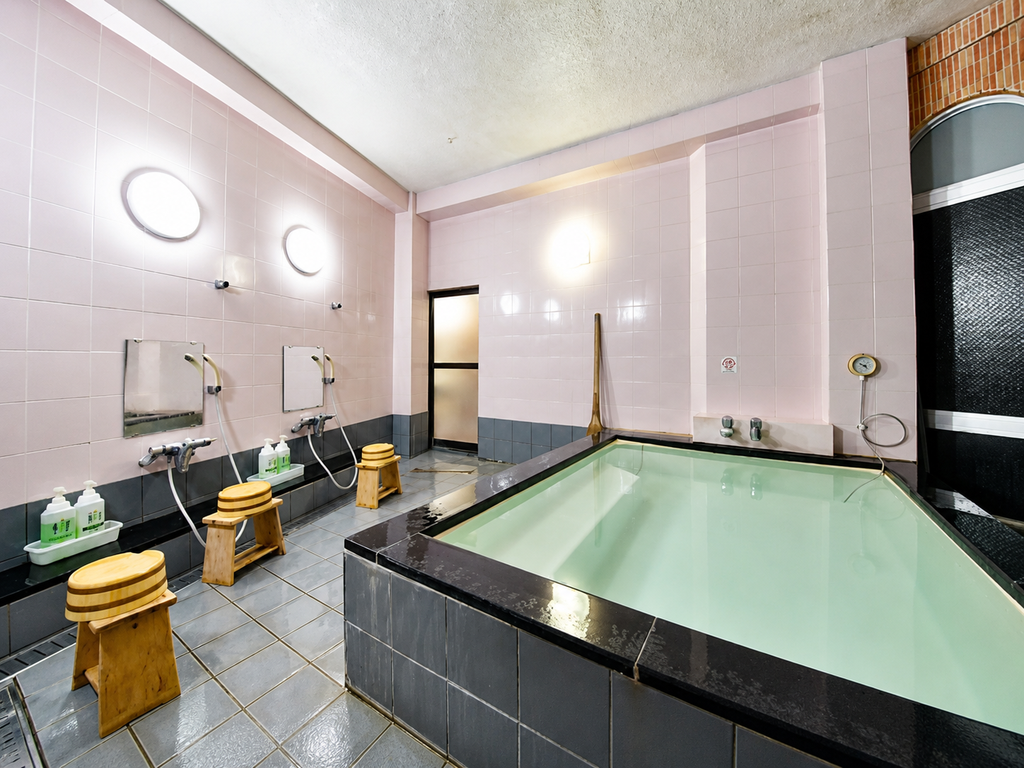Operating Ryokan / 17 Rooms, Atami, Shizuoka photo 4