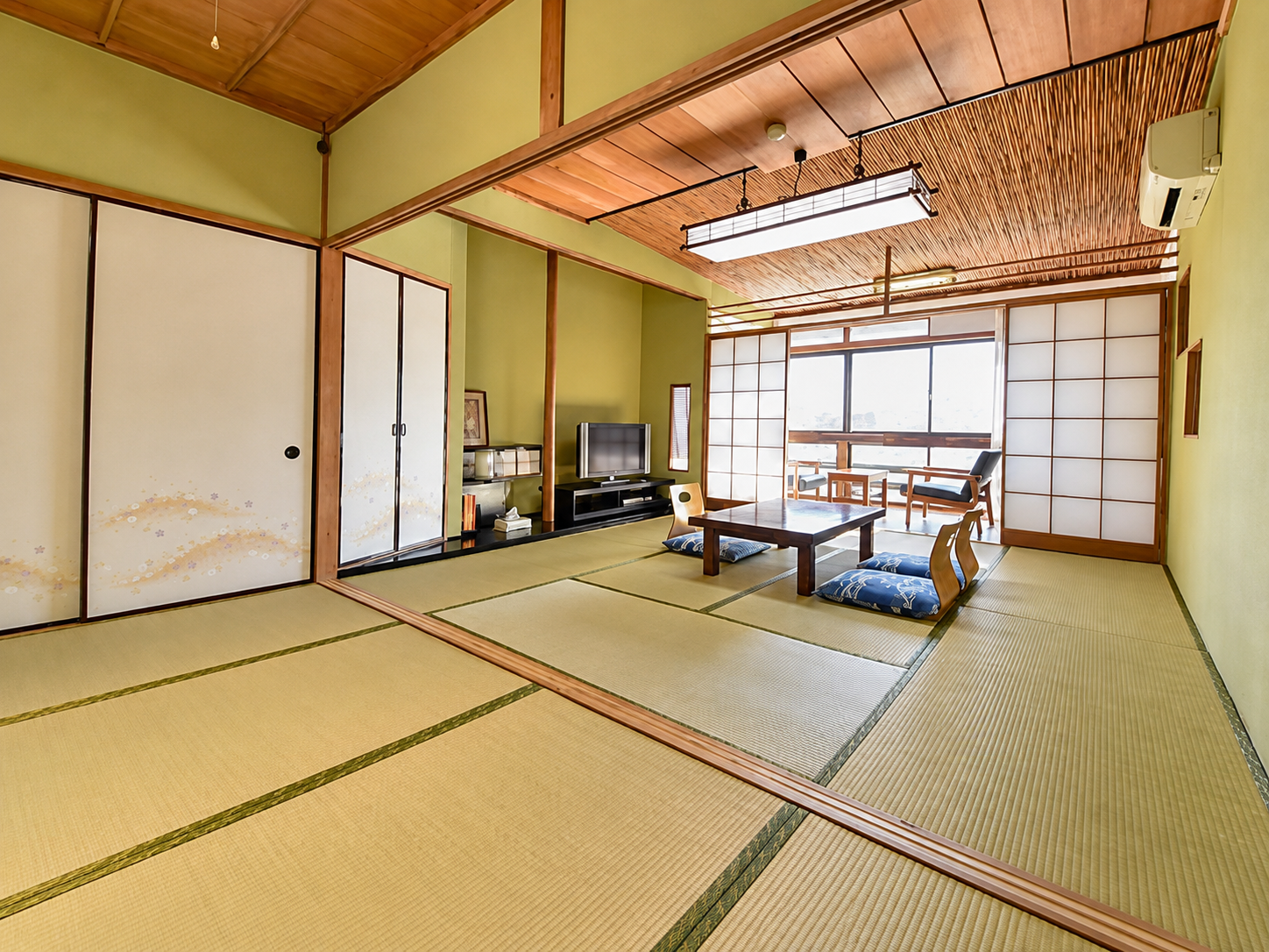 Operating Ryokan / 17 Rooms, Atami, Shizuoka photo 3