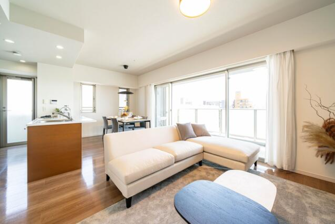 Corner Apartment / 3LDK, Chuo Ward, Fukuoka photo