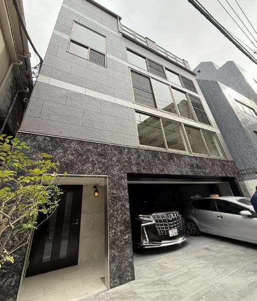 Commercial Building / 5 Floors, Minato, Tokyo photo 2