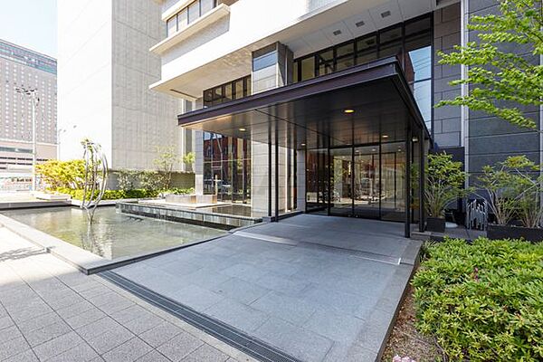 High-Rise Condo Unit / 2LDK, Kita Ward, Osaka photo 4