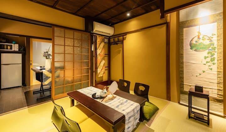 Traditional Machiya, Nakagyo Ward, Kyoto (Shinmachi-dori, Benzaitencho) photo 12