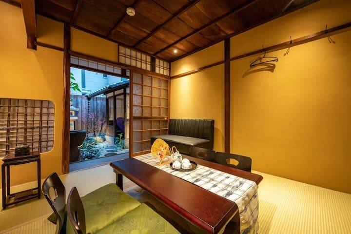 Traditional Machiya, Nakagyo Ward, Kyoto (Shinmachi-dori, Benzaitencho) photo 13
