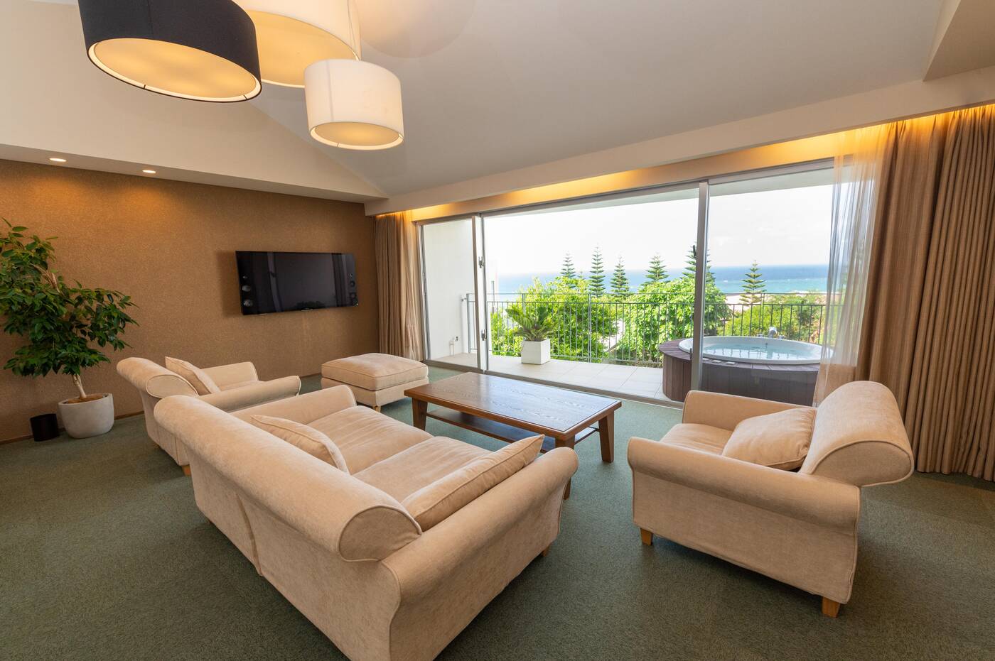 Ocean View Resort Nagahama, Yomitan / 8BR, Okinawa photo 3