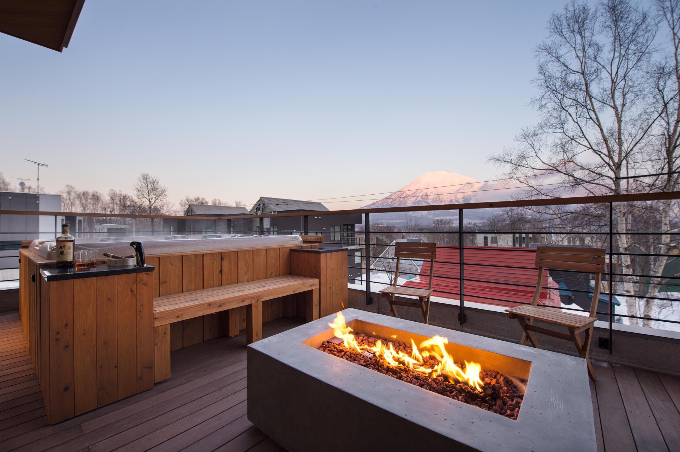 Hakuchōzan Award-Winning Niseko Ski Chalet / 7BR, Hokkaido photo 8