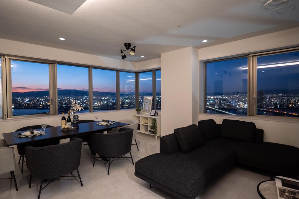 Laurel Tower Sanctus Umeda / 2LDK, Osaka photo