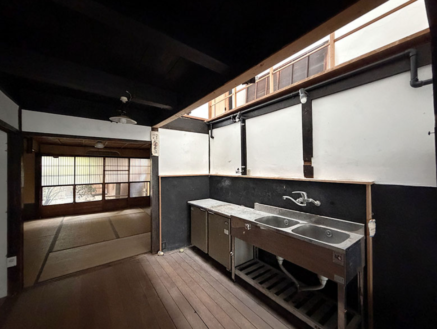 Traditional Machiya, Sakyo Ward, Kyoto (Okikucho, near Sanjo) photo 5