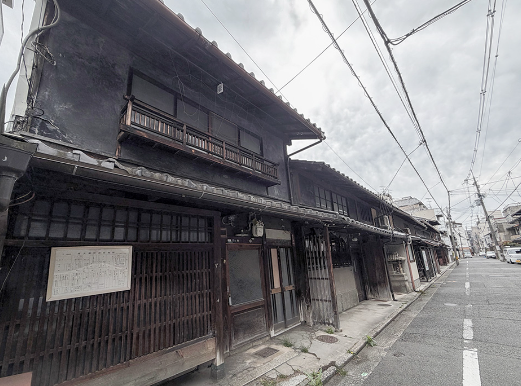 Traditional Machiya, Sakyo Ward, Kyoto (Okikucho, near Sanjo) photo