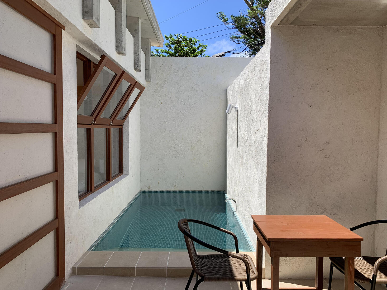 Short-term Rental / 2 Guest Rooms + 1LDK, Nanjo, Okinawa photo 2