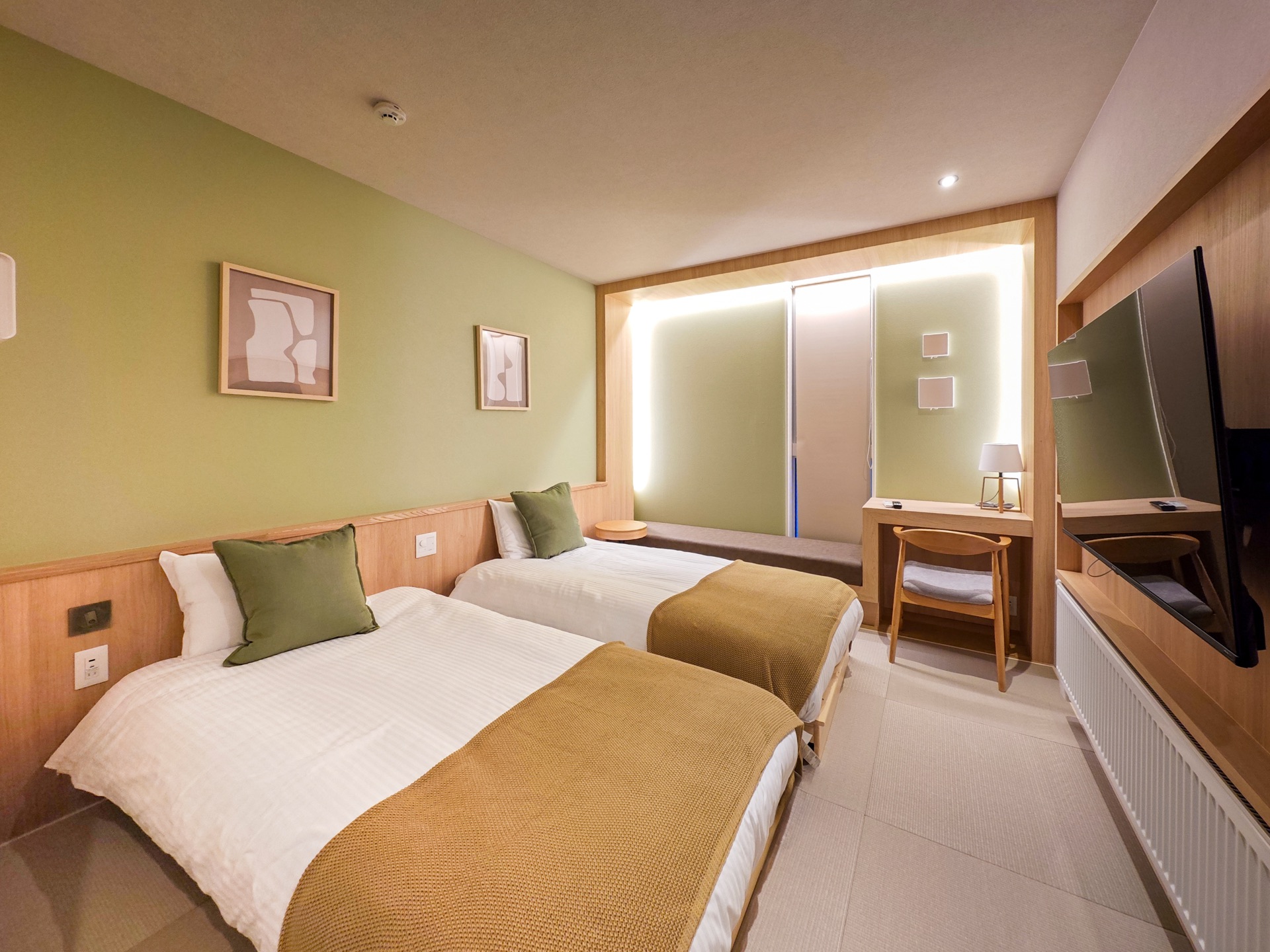 Hotel / 13 Rooms, Kutchan, Hokkaido photo 2