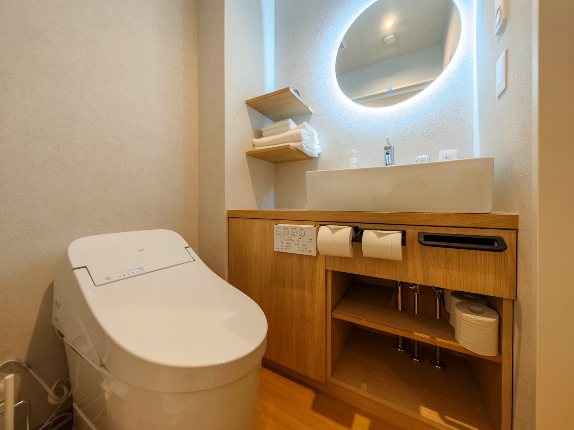 Hotel / 13 Rooms, Kutchan, Hokkaido photo 9