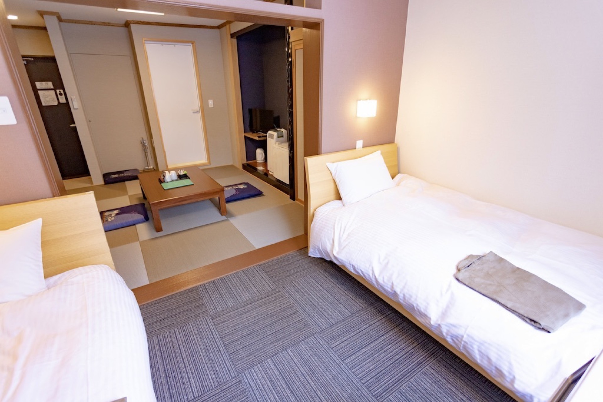 Hotel / 30 Rooms, Furano, Hokkaido photo 10