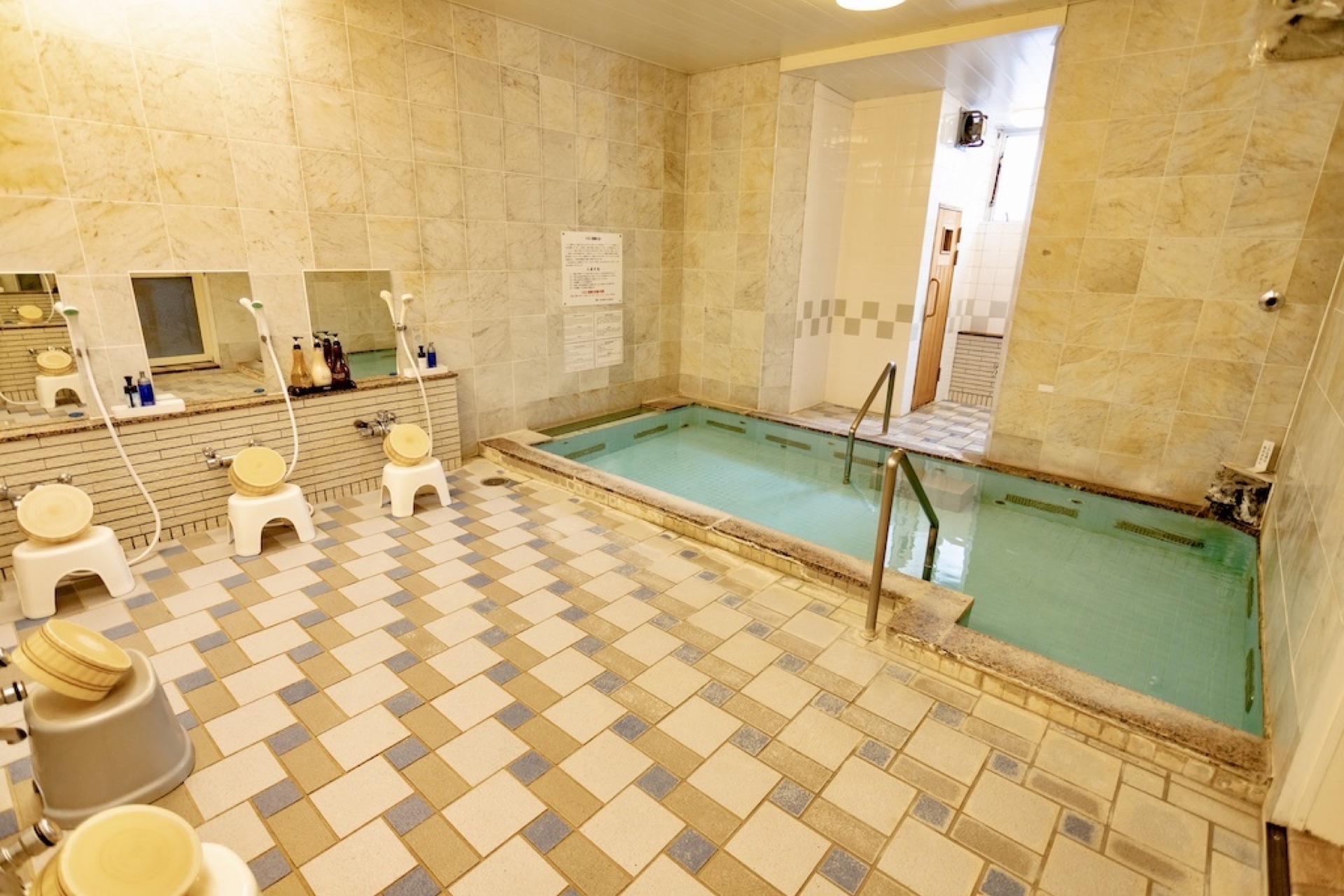 Hotel / 30 Rooms, Furano, Hokkaido photo 4