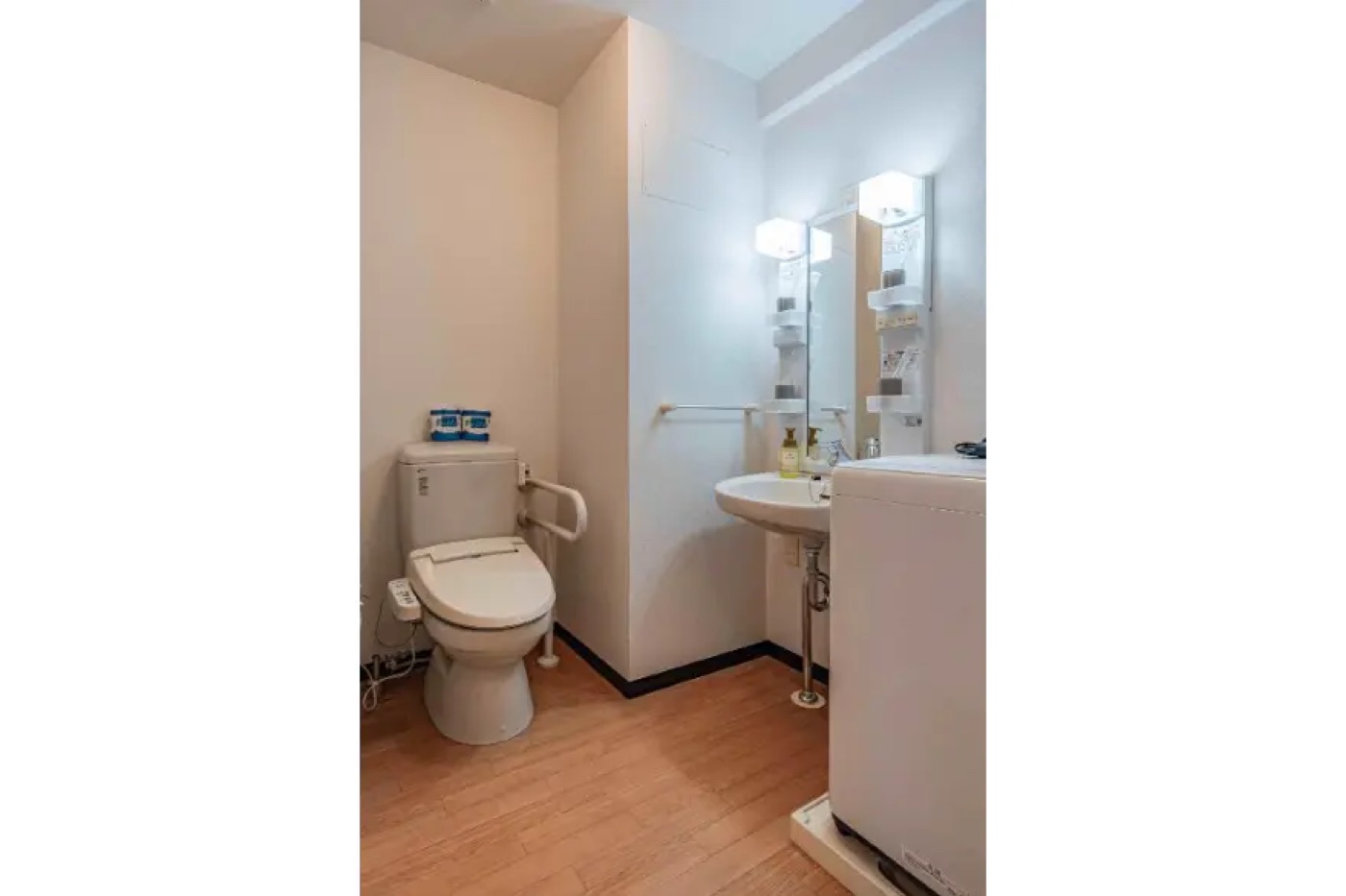 Short-term Rental / 21 Rooms, Naniwa-ku, Osaka photo 5
