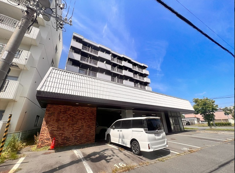 Whole Apartment Building, Tomakomai photo 2