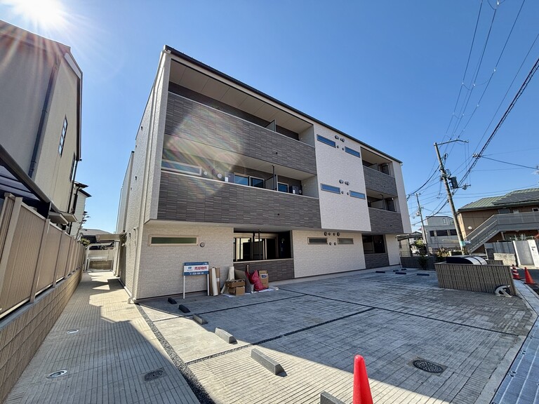 New Whole Apartment Building / 24 Units, Toyonaka photo 3