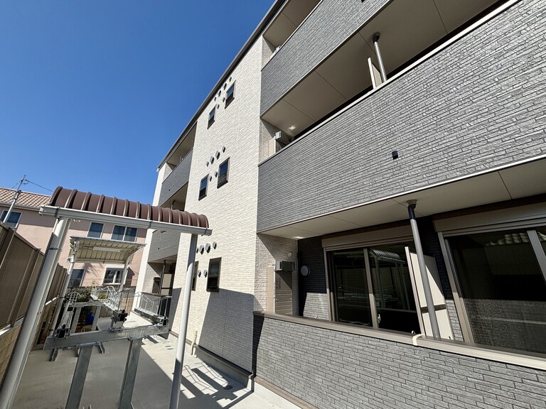 New Whole Apartment Building / 24 Units, Toyonaka photo 7