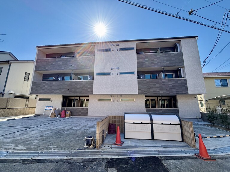 New Whole Apartment Building / 24 Units, Toyonaka photo 1