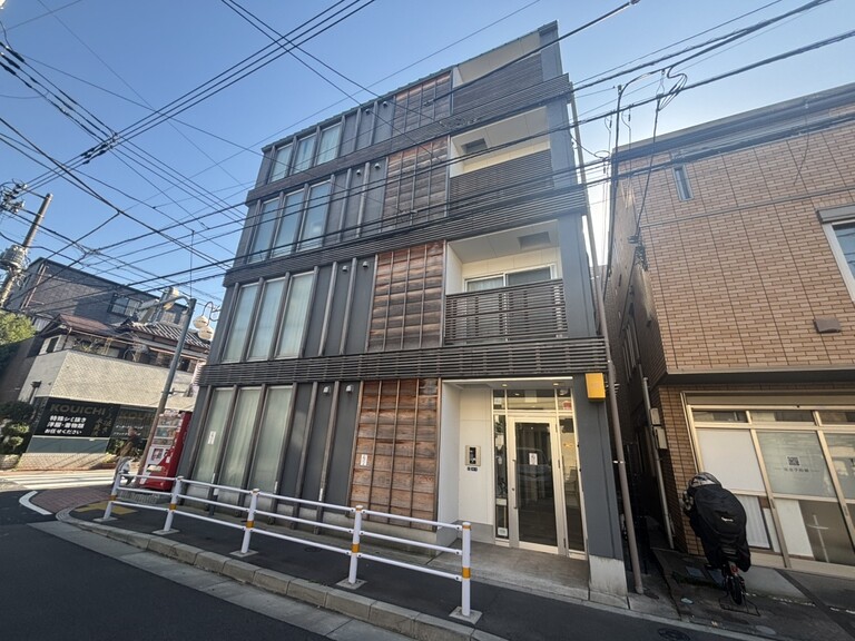 Whole Hotel & Residence / 11 Units, Tokyo photo 1