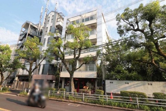 Retail & Residence Building / 19 Units, Suita photo 2