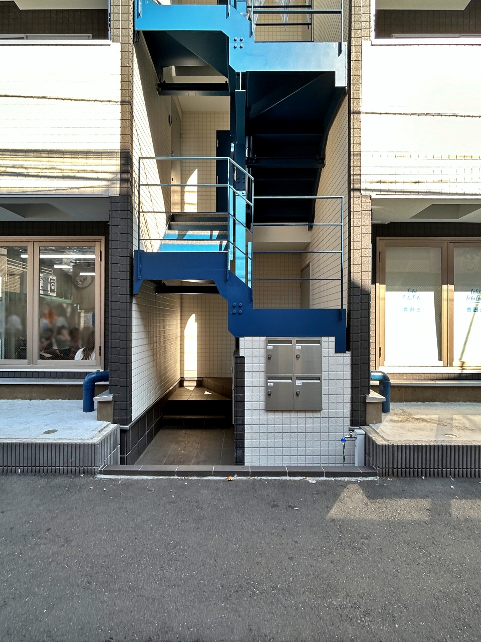 Retail & Residence Building / 5 Units, Shin-Okubo photo 2
