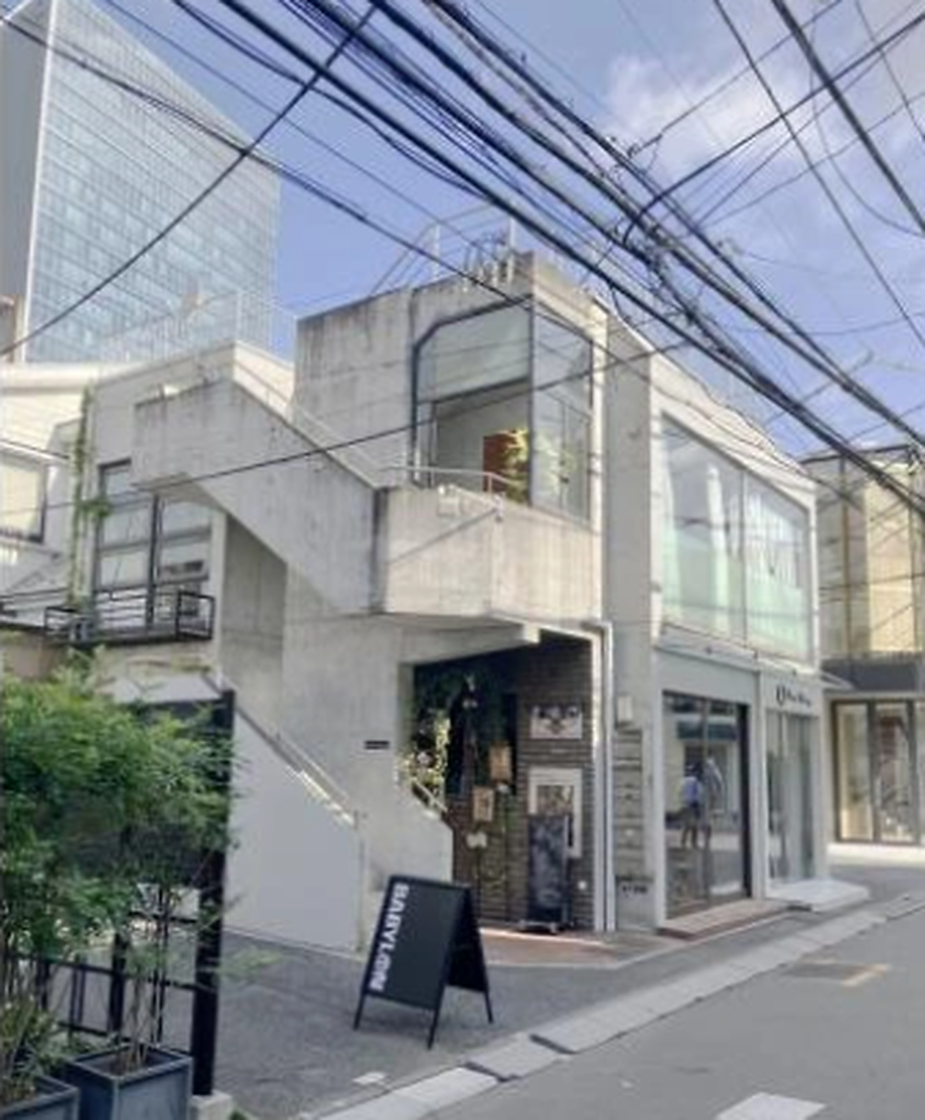  Whole Retail Building / 4 Units, Jingumae photo 1