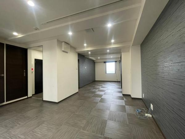 Whole Retail / Commercial Building, Saiin photo 3