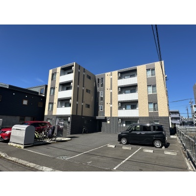 Crest Kanjodori-Higashi / Whole Apartment Building, Sapporo photo 2