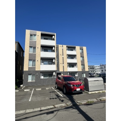 Crest Kanjodori-Higashi / Whole Apartment Building, Sapporo photo 3