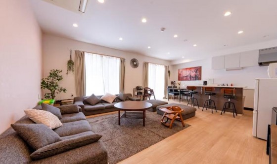 Operating Ryokan / Detached House, Tokyo photo 2