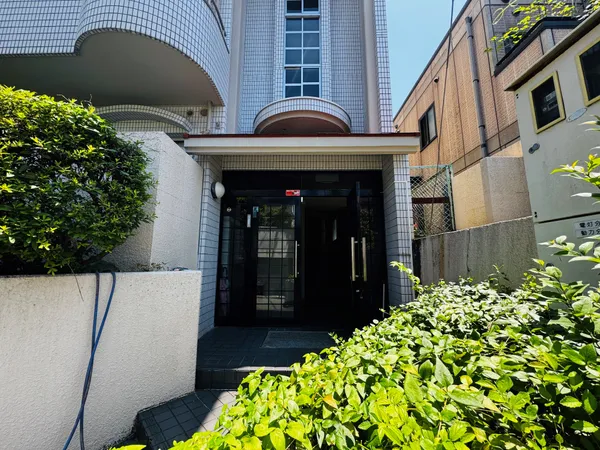 Sunshine Ryokuchi Koen / Whole Apartment Building / 1K, Osaka photo 4