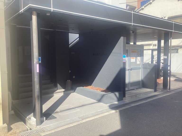 Whole Apartment Building / 31 Units, Osaka photo 2